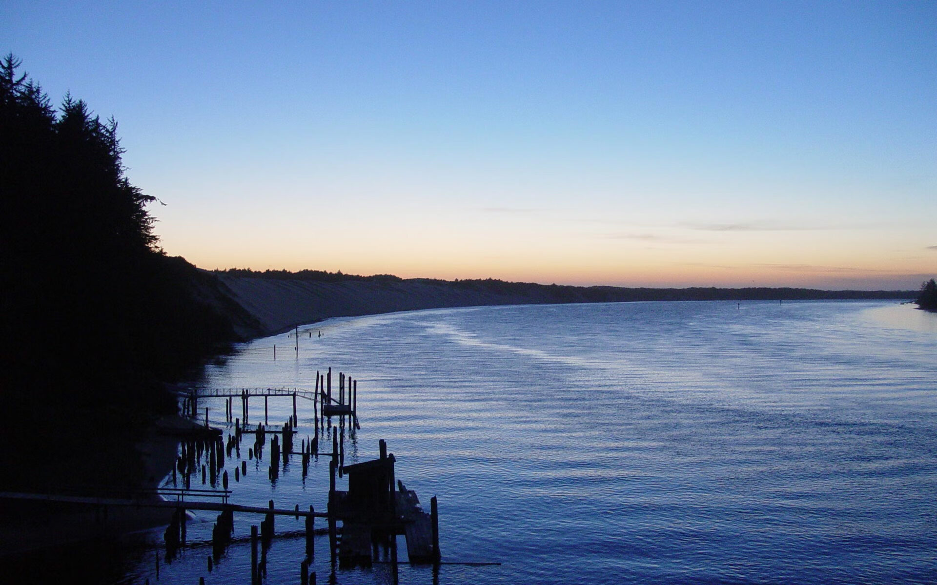 失意者的权杖,当托尼的右脚铸成阿贾克斯的铜像