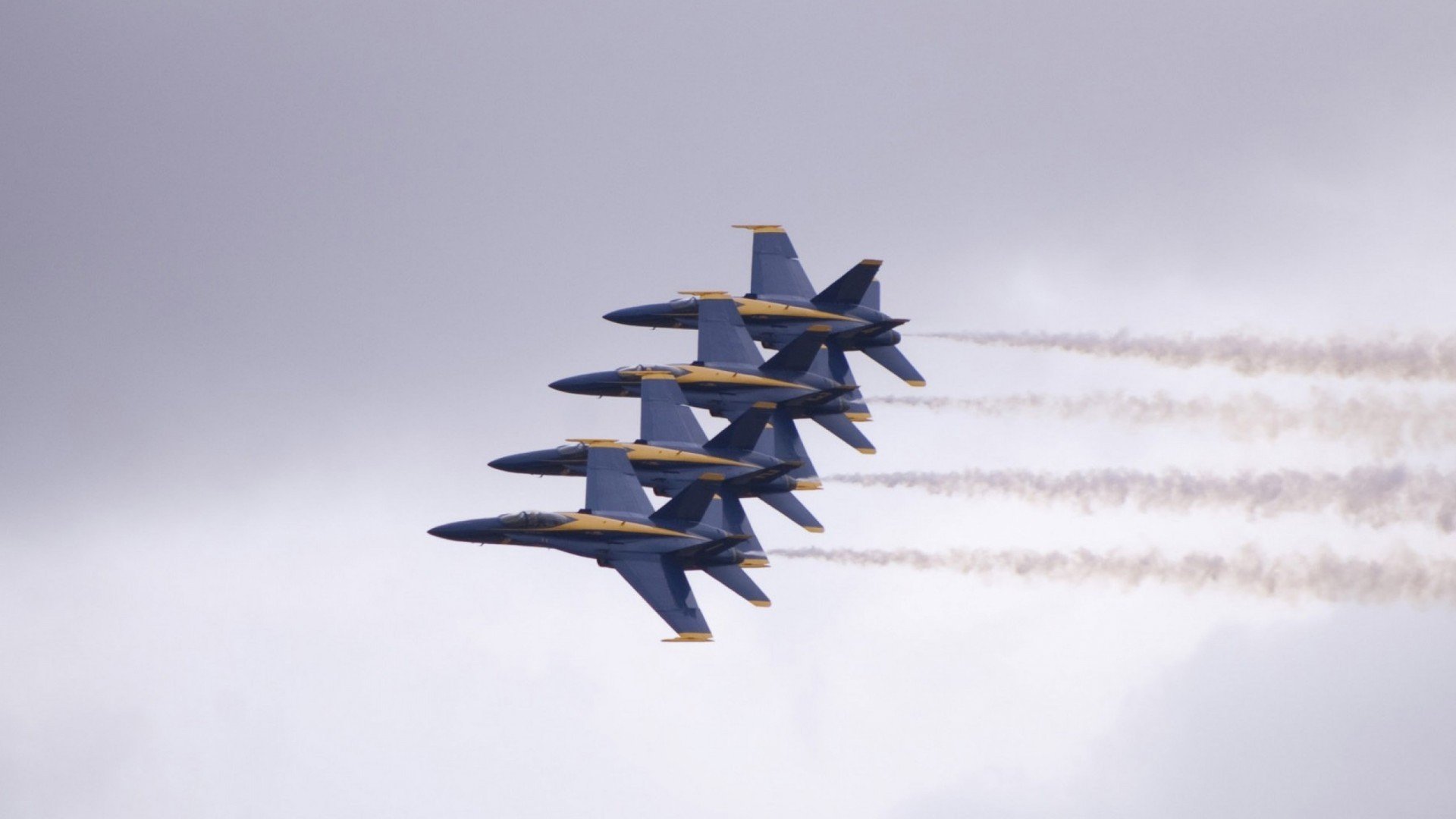 赛道即球场，当维尼修斯在F1街道赛上演日本式逆转